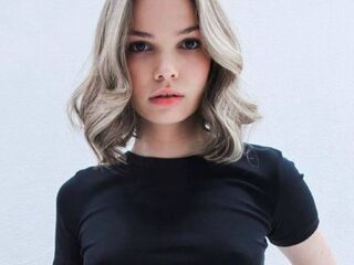 hot strip tease cam MarielMessina