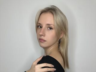 naked cam girl fingering pussy MarlaPankake