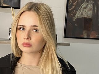 live sex show MarnieRhyner