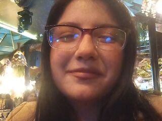 hot strip tease webcam MaryClarck