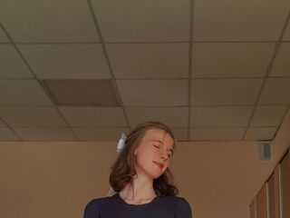 naughty camgirl fingering shaved pussy MaryjanePorter