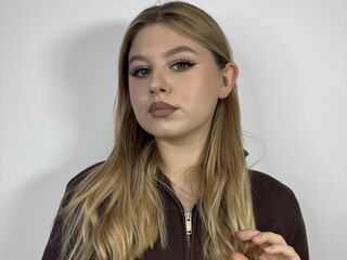 cam girl playing with dildo MercedesVaught