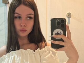 free webcam chatroom MiaRioti