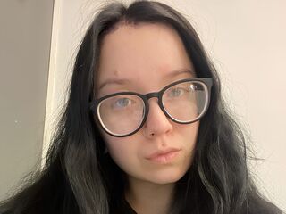 camwhore shaved pussy MiaWallees