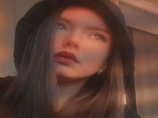 naked webcamgirl picture MilaLyra