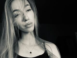 hot naked camgirl NikkiTenerovich