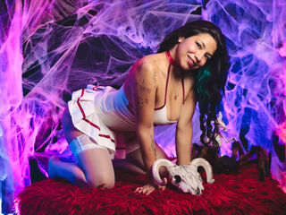 camgirl playing with dildo PaulinaClerty