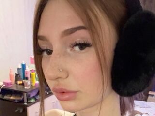 camgirl playing with vibrator RariVesper