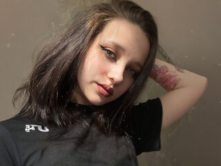 camgirl masturbating with dildo RositaMackessy