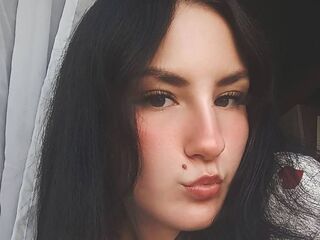 beautiful girl SadeLanden