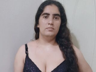 camgirl masturbating with dildo SafinaAngel