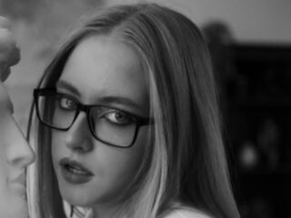 naughty camgirl masturbating SheliaEdwards