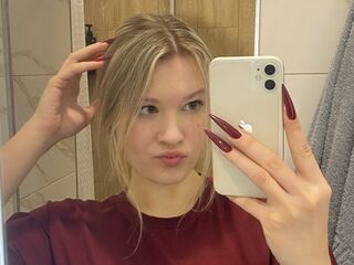 free web cam chat SkyeDavi