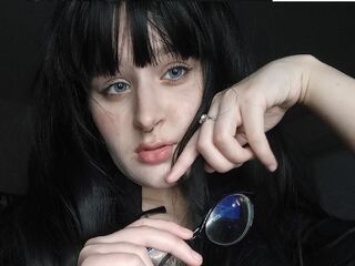 naughty cam girl fingering pussy SonyaDew