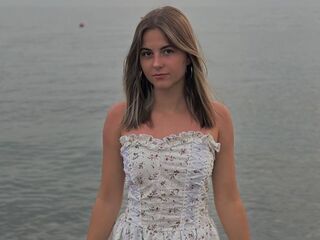 nude webcamgirl pic StellaWerty