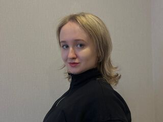 nude webcam girl SuzannKernes