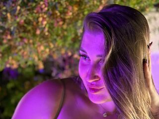 masturbating girl TarahZullo