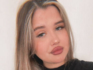 girl chatroom TeishaFarwell