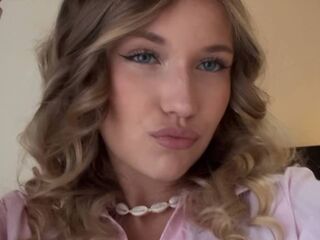 girl chat room ThomasineKemery