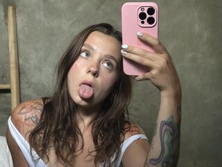 naughty camwhore TomikaLuczki