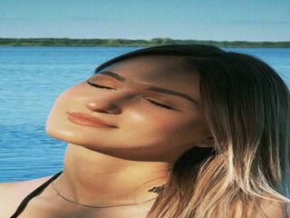 naked girl with webcam masturbating with sextoy VerlineBurth