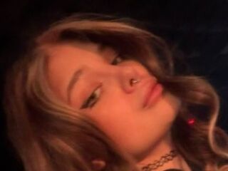 camgirl fingering bald pussy ViolaKerelina