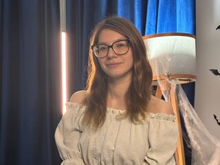 camgirl showing pussy WilliemaeWittlin