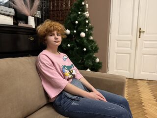 camgirl fingering shaved pussy ZyraMonroe